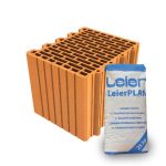 A LeierPLAN 30 N+F csiszolt tégla pontosan ilyen. Egy olyan modern építőanyag, amelyet kifejezetten 30 cm vastag teherhordó belső falakhoz és vázkitöltő külső falakhoz fejlesztettek ki. A gyárilag milliméterpontosan megmunkált felületeknek köszönhetően minden darab úgy illeszkedik egymáshoz, mintha sablonból vágták volna – ez pedig nemcsak időt takarít meg, hanem garantálja a hibamentes végeredményt.